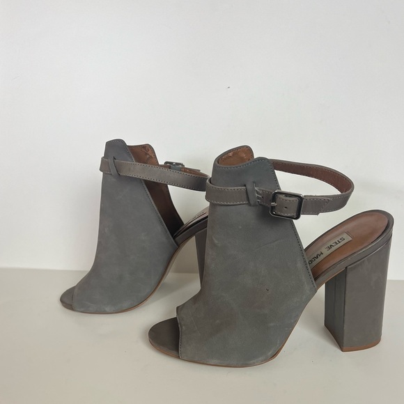 Steve Madden Carnabi chunky heel sandal, women’s size 9M, well loved, gray - Picture 2 of 9